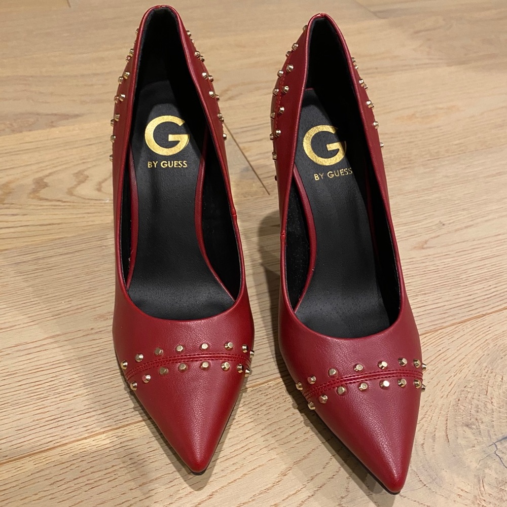 G by Guess Women’s Eadie Bold Cherry 6M